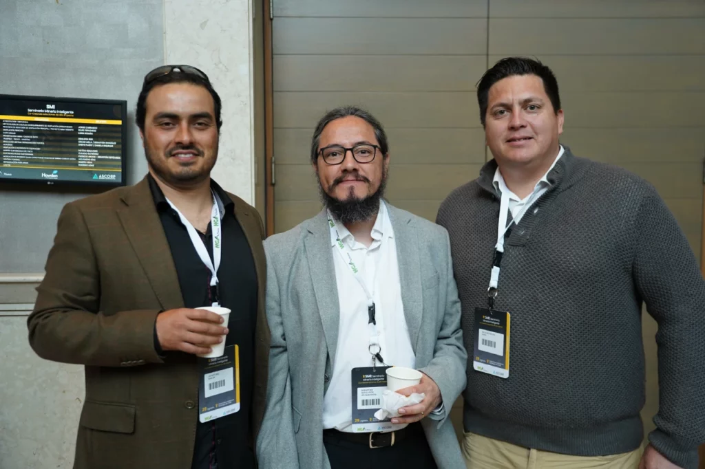 Participantes del Seminario Minería Inteligente (SMI): Co-creando Soluciones de Alto Impacto.