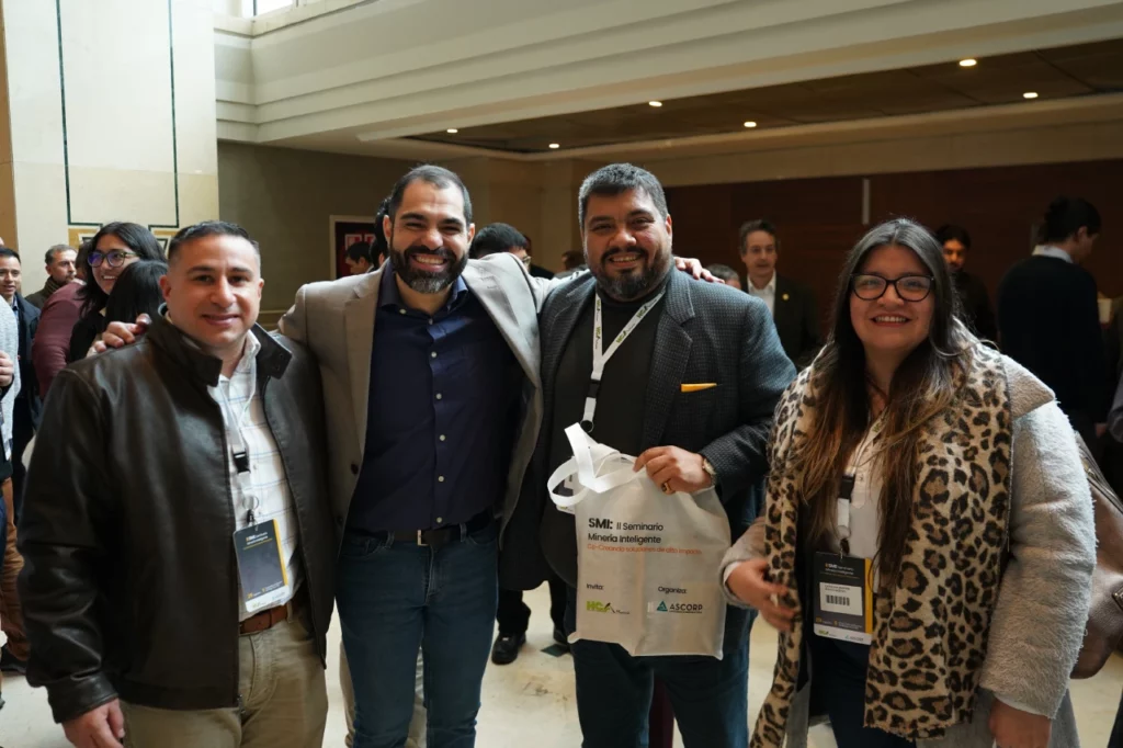 Participantes del Seminario Minería Inteligente (SMI): Co-creando Soluciones de Alto Impacto.
