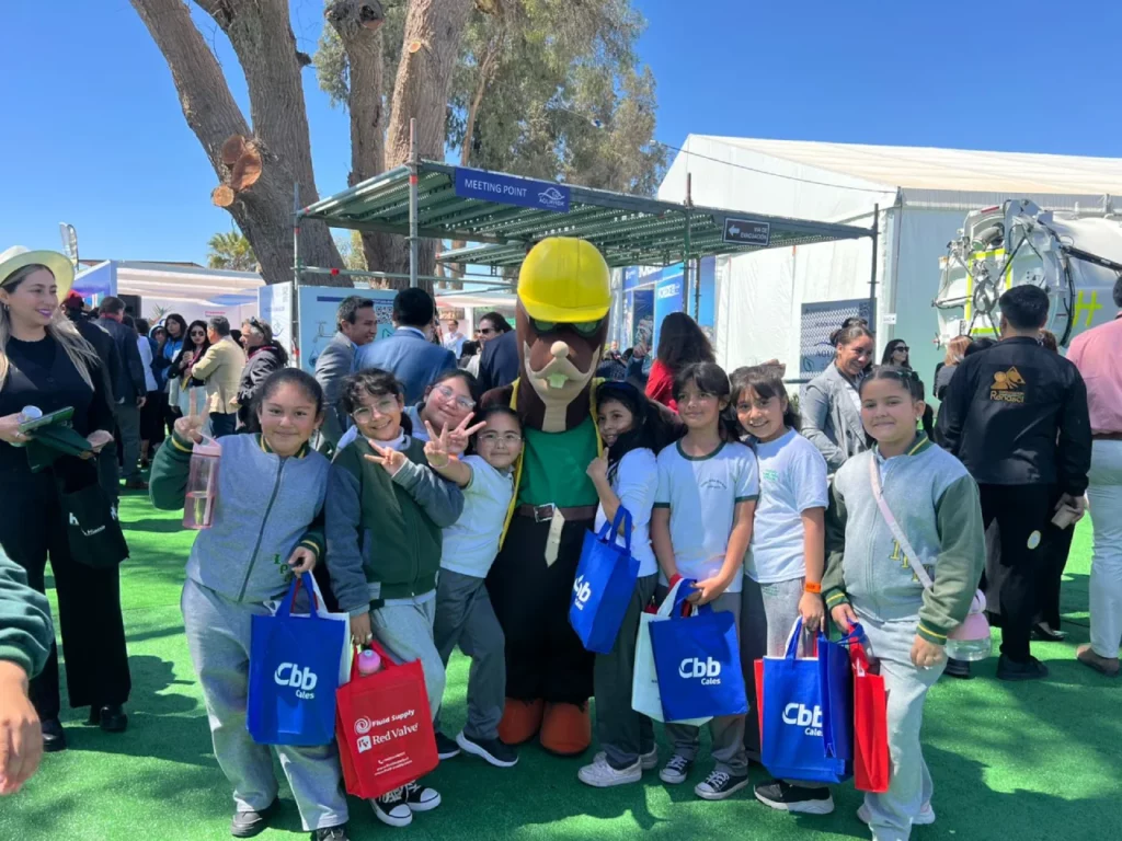 Con los más pequeños en el evento.